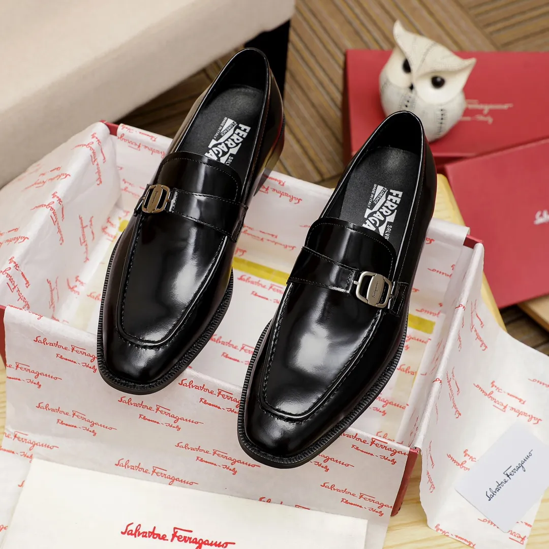 Factory price 420 🔥Ferragamo's new men's casual slip-on shoes🇨🇳Official website original 1:1 mold opening, original quality💯Fine workmanship, high-end luxury☘The upper is made of imported Italian first-layer cowhide🌴🐑leather lining🍓Rubber wear-resistant and non-slip outsole, breathable and comfortable to wear🍍The first choice for high-end men🍉Black, size 38-45